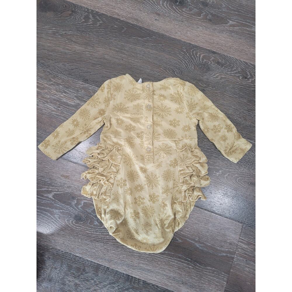 Kate Quinn Baby Girl Bamboo One Piece Ruffle Butt 6-12 Snowflakes Winter #r - Picture 3 of 4